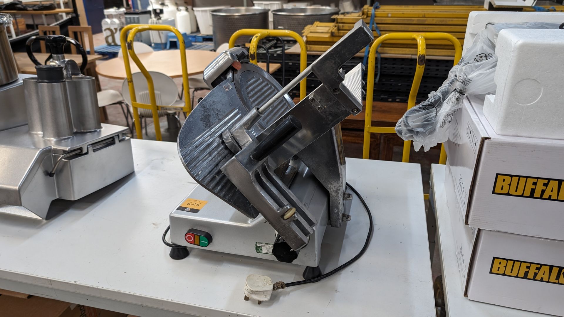 Semi-automatic meat slicer model WED-B250B-2 - Image 4 of 9