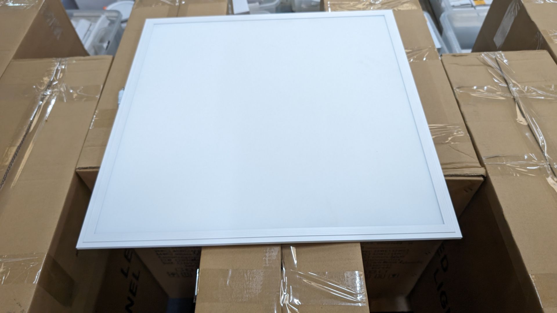 24 off 595mm x 595mm 4000k 45w LED lighting panel, each including driver. This lot comprises 3 cart - Image 3 of 5