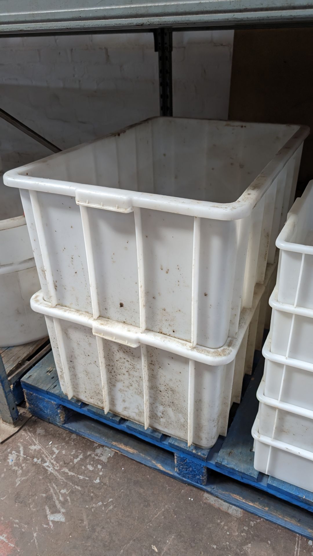 Contents of a pallet of large rectangular and square heavy duty plastic storage bins. - Image 5 of 5