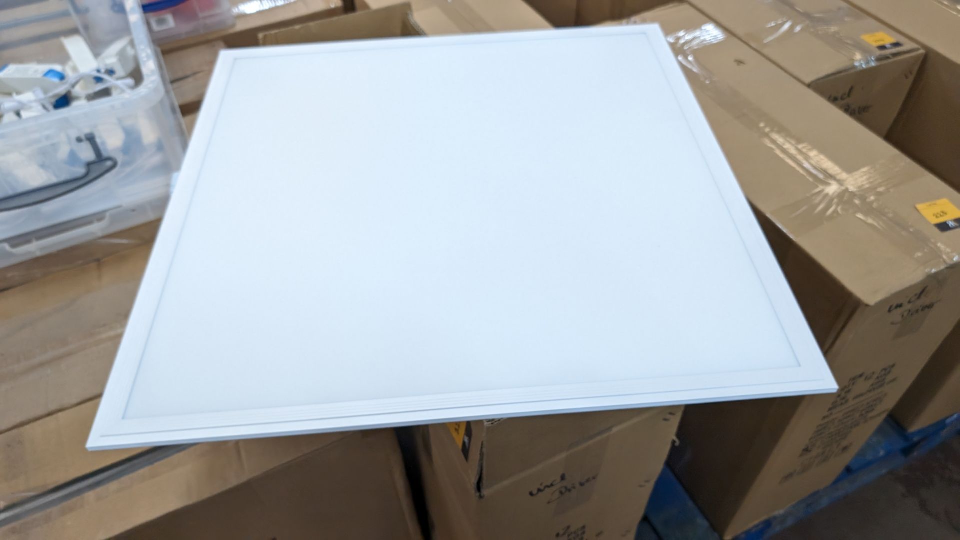 12 off 595mm x 595mm 5500k 45w LED lighting panels, each including driver - 1 carton - Image 3 of 6