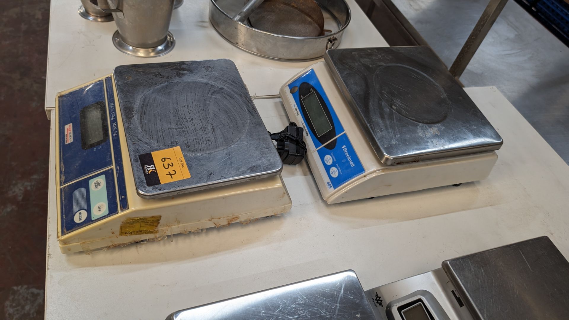 2 assorted sets of scales - Bild 5 aus 5