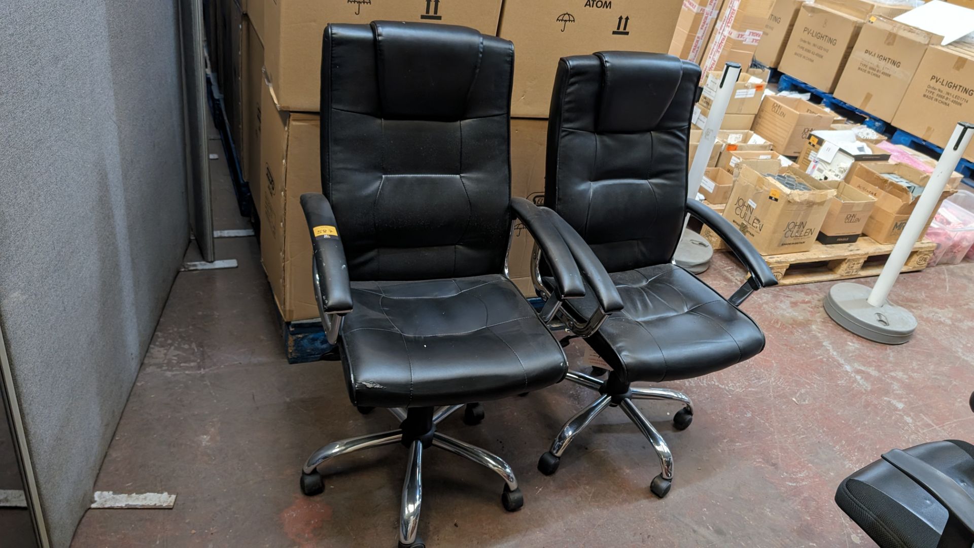 2 off leather executive chairs - Bild 2 aus 7
