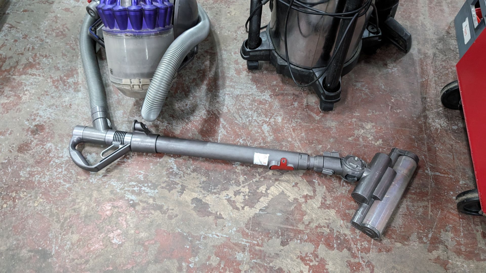 Dyson vacuum cleaner - Image 3 of 7
