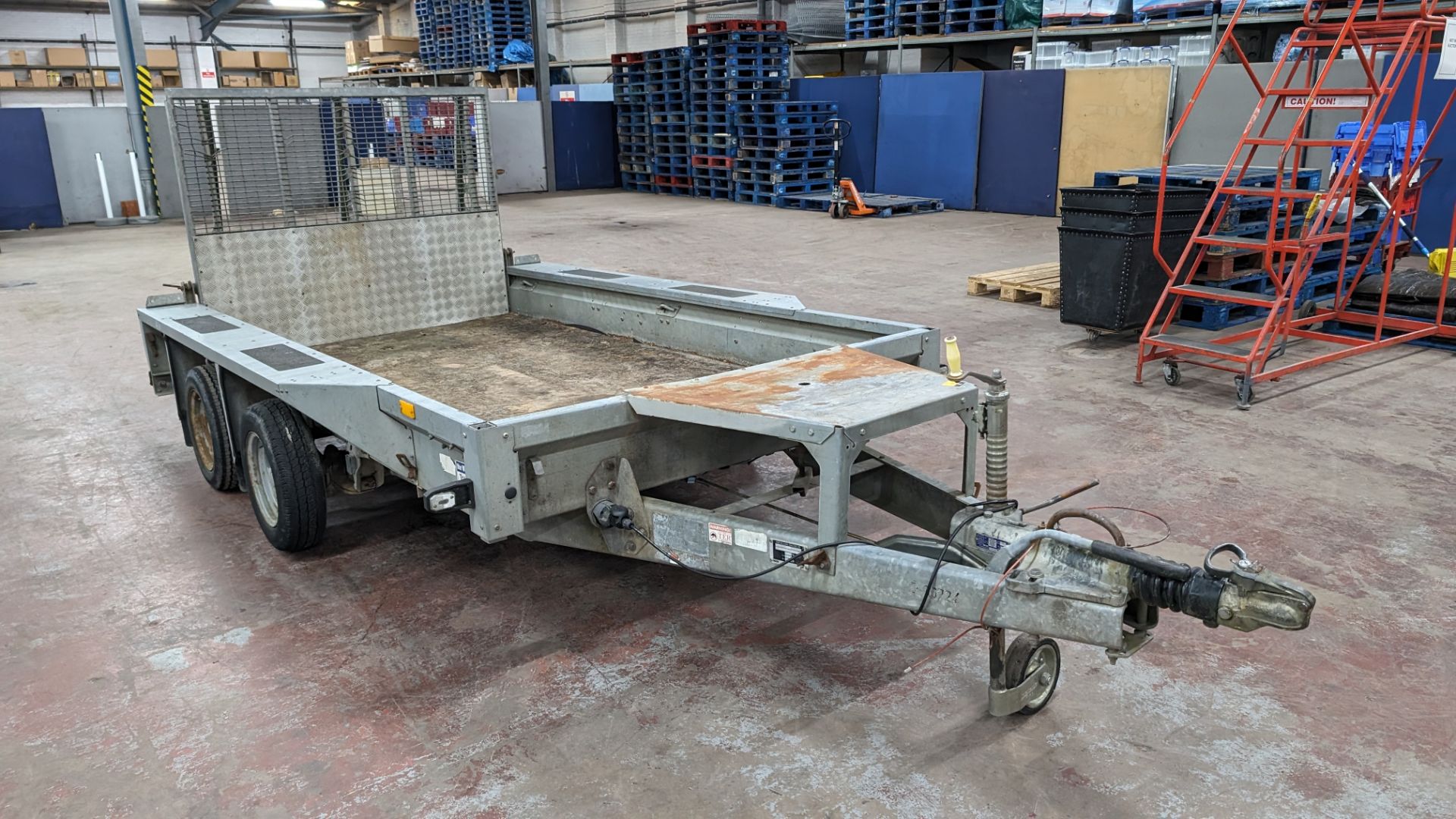 Ifor Williams twin axle plant trailer with fold down ramp to the rear (3500kg capacity), trailer typ - Image 2 of 18
