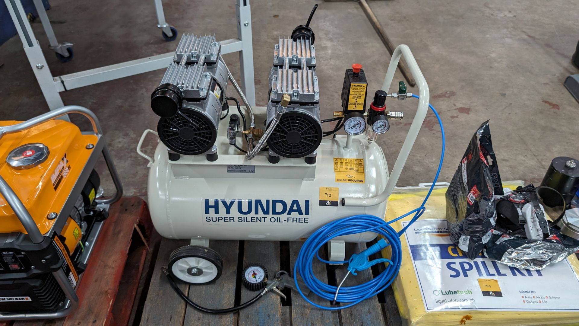 Hyundai super silent oil-free compressor system model HY27550
