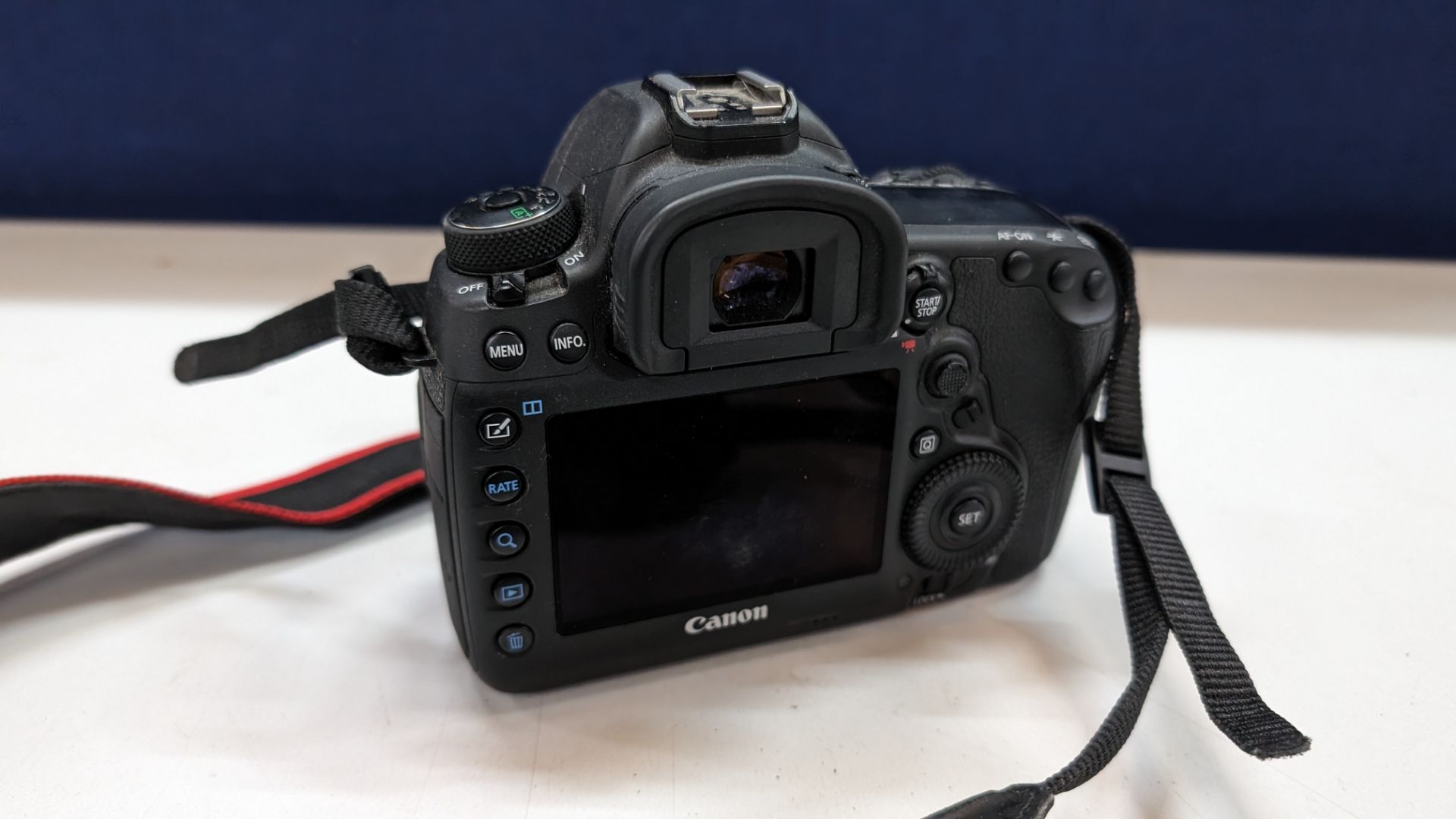 Canon EOS 5D Mark IV SLR camera including strap & battery - Bild 7 aus 16