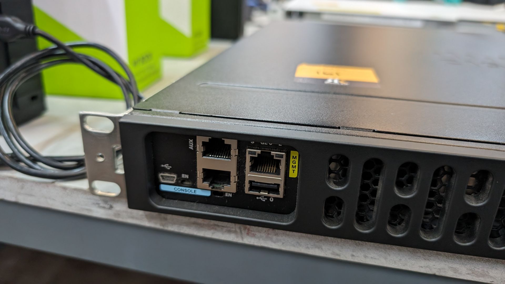Cisco rack mountable router model ISR4331 - Image 5 of 7