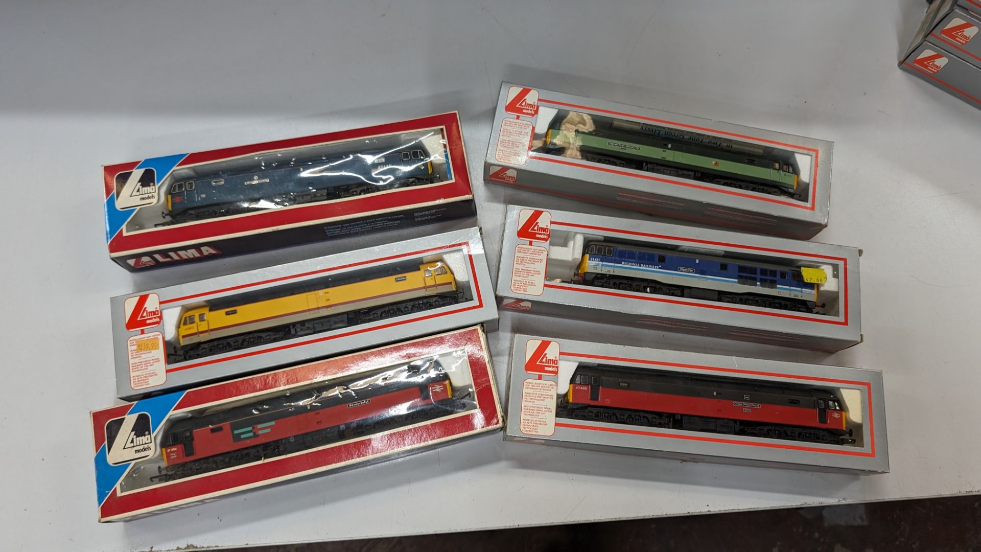 6 off Lima 00 assorted model trains - Image 8 of 10
