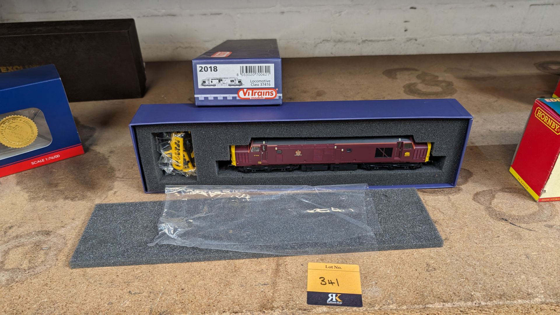 ViTrains Locomotive Class 37416 00 model train (2018) - Image 2 of 9