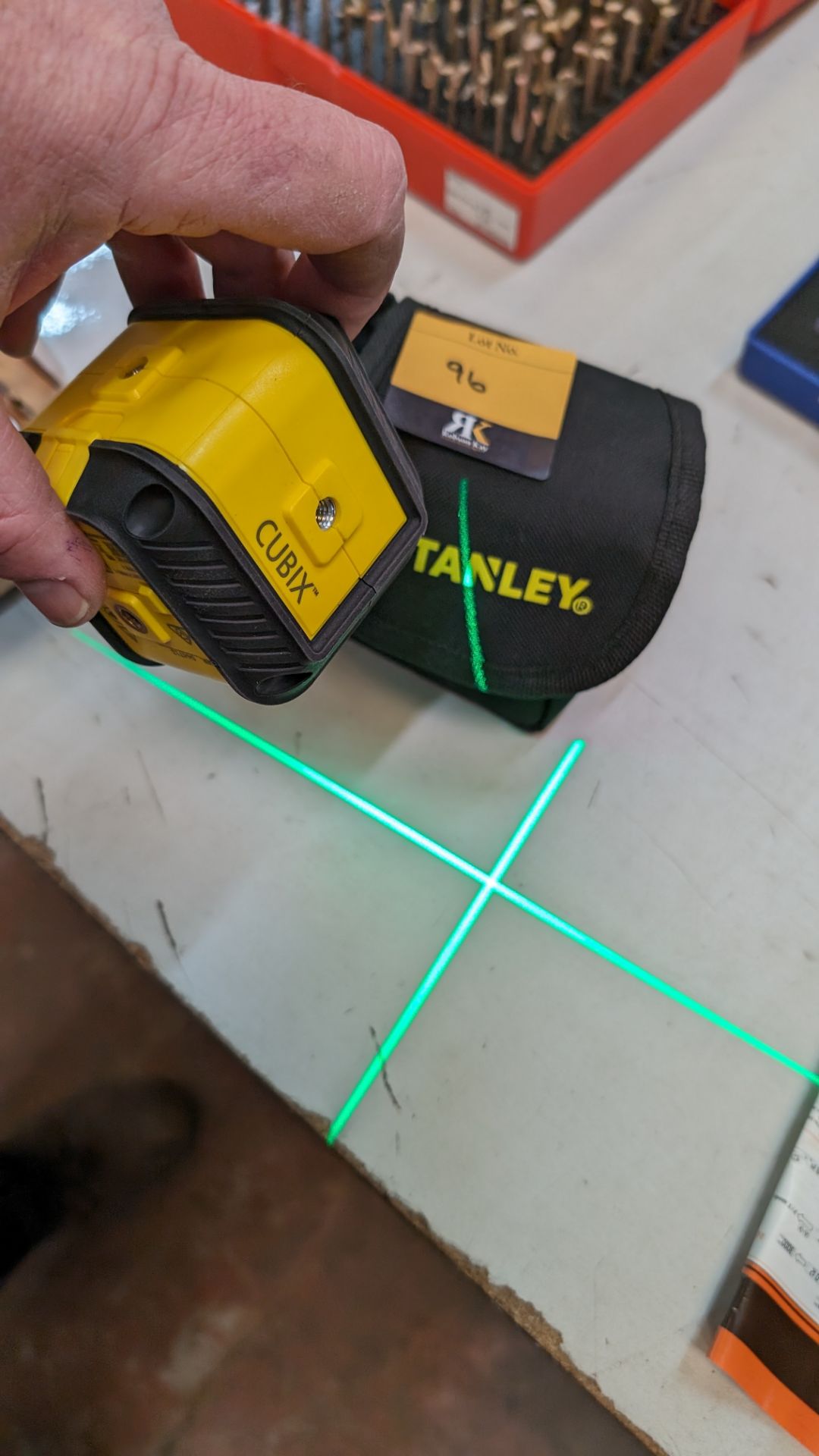 Stanley Cubix cross beam laser level model STHT77499-1 in case - Image 10 of 11