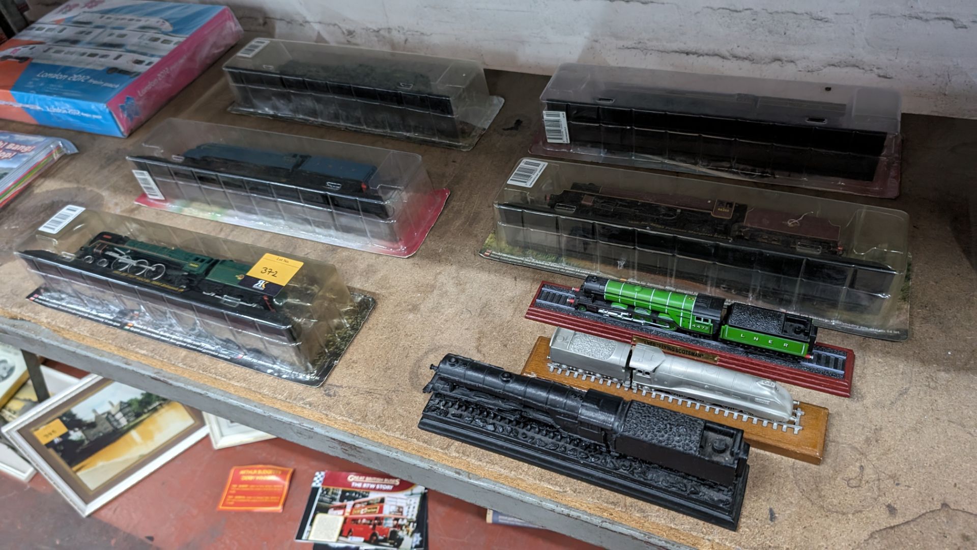 8 assorted large model trains - Image 9 of 9