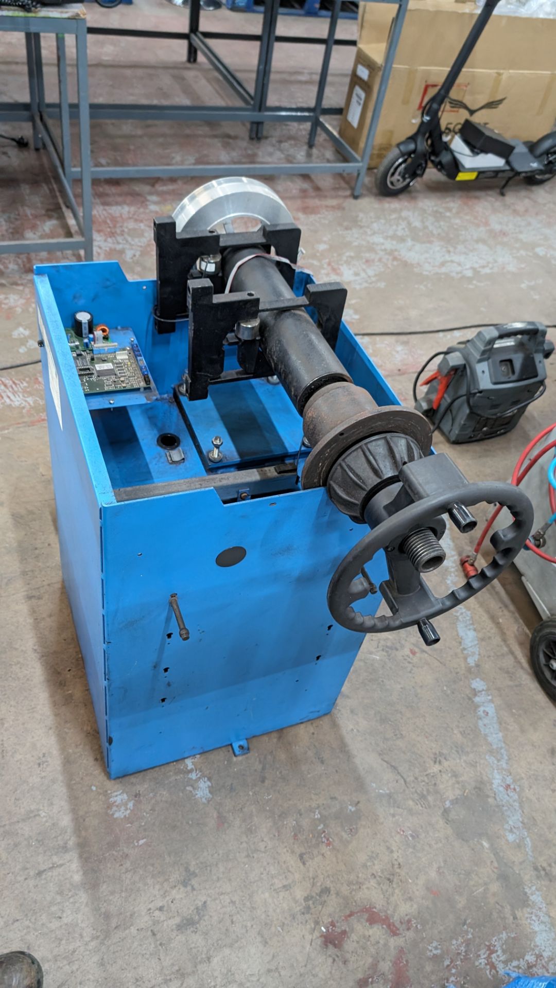 Hofmann Geodyna 1050 wheel balancer plus quantity of balancing consumables. NB incomplete - Image 10 of 15