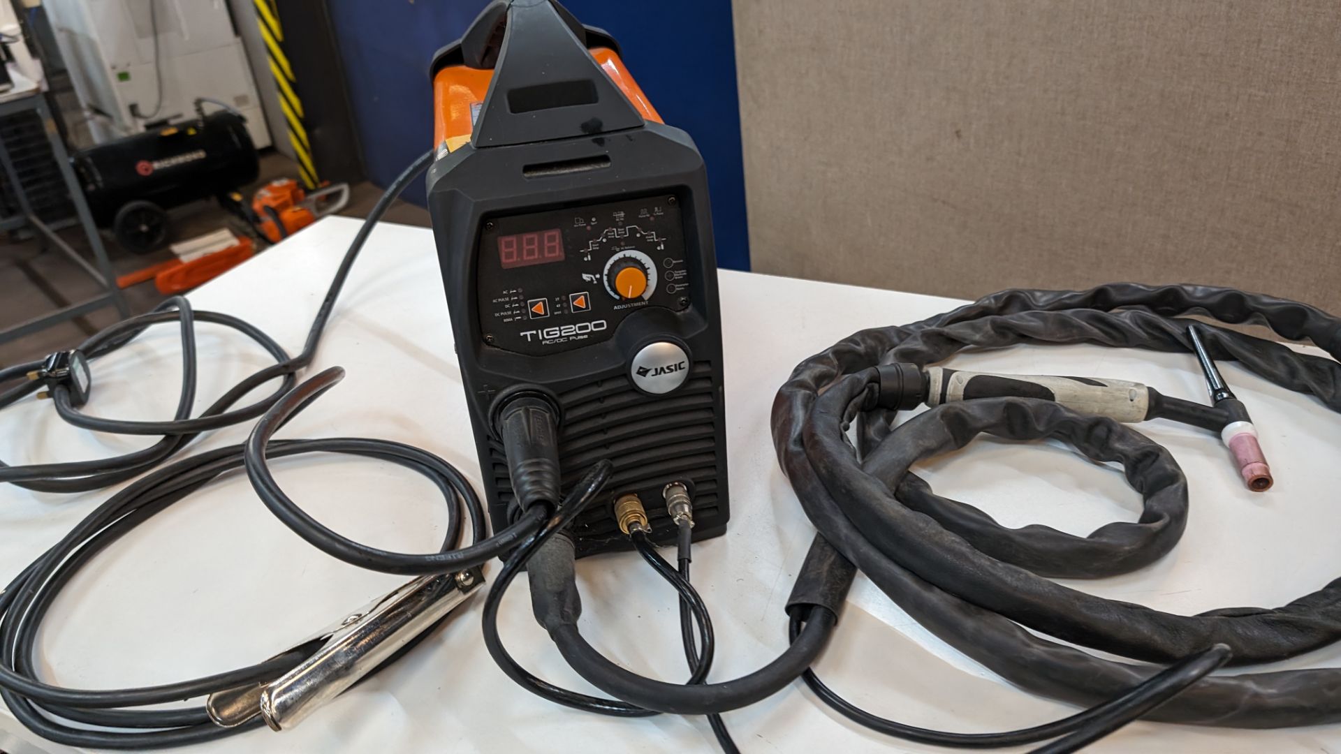 Jasic Pro tig 200 AC/DC pulse welder, including welding mask, box of consumables & other items as pi - Image 6 of 23