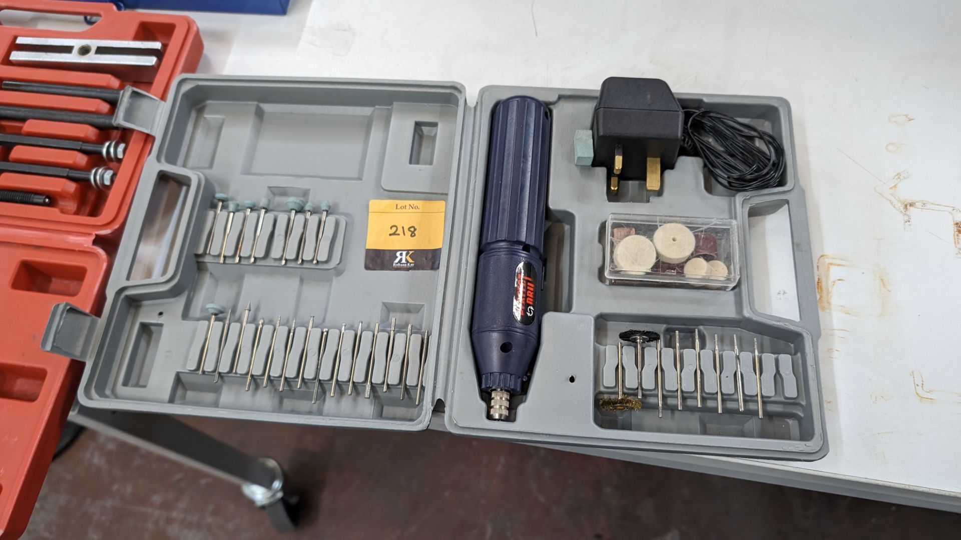3 assorted boxed tools, consisting of multi-tool abrasive device with wide variety of interchangeabl - Image 3 of 12