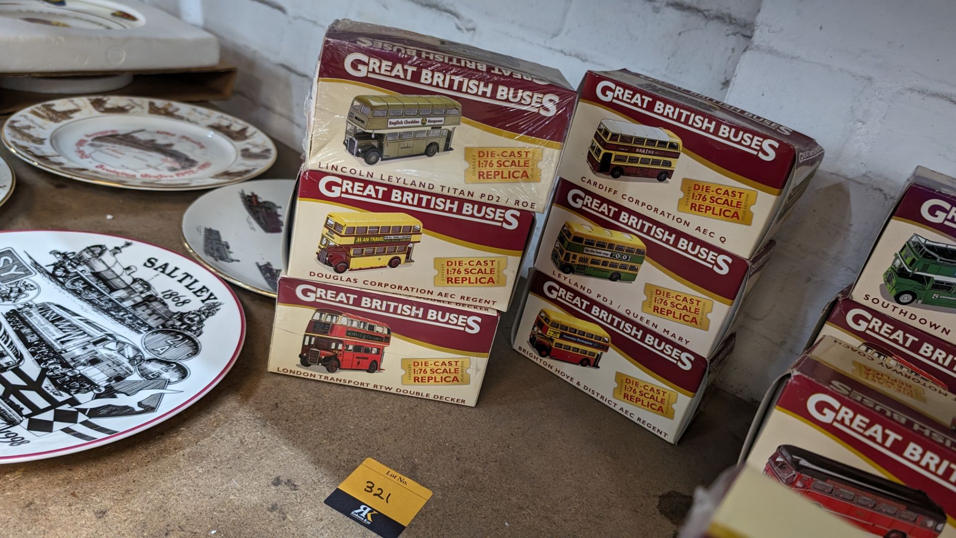 6 assorted Great British Buses die-cast replica buses, 1:76 scale