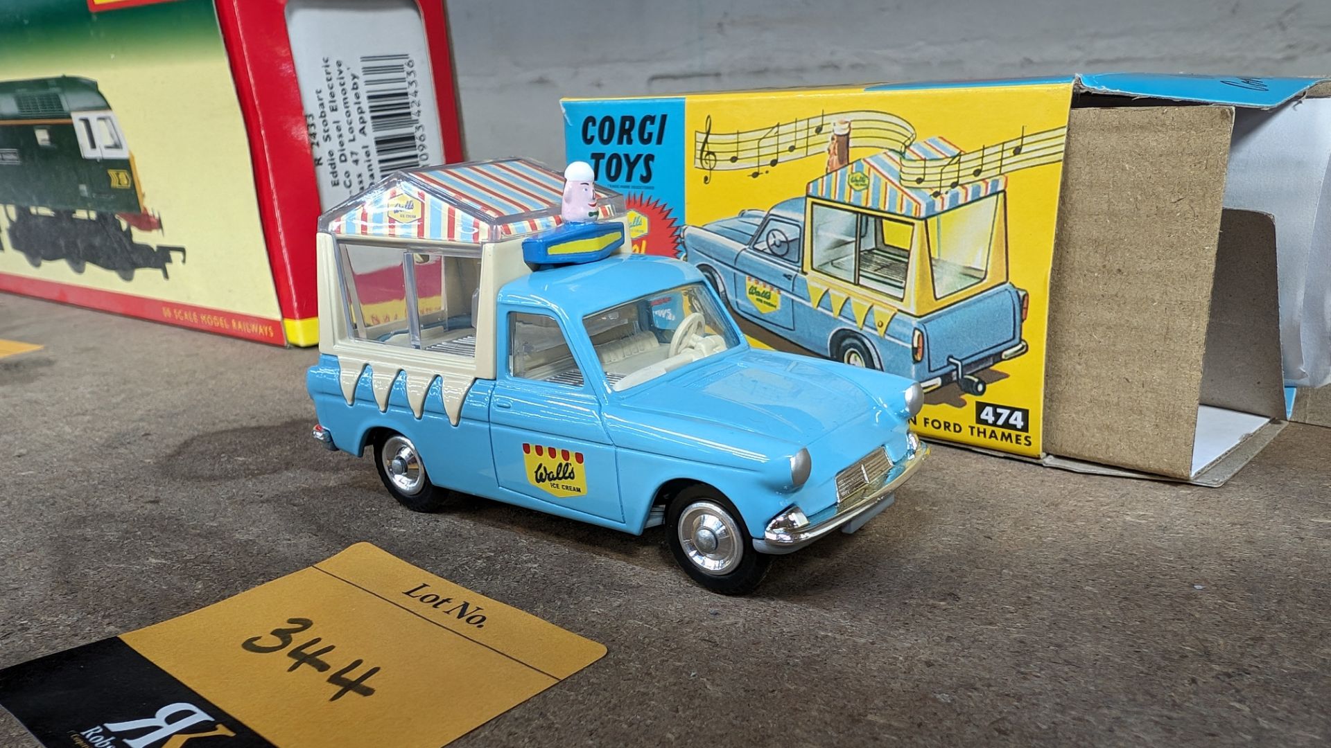 Corgi Toys musical Wall's ice cream van on Ford Thames 474 with musical chimes - Image 5 of 11