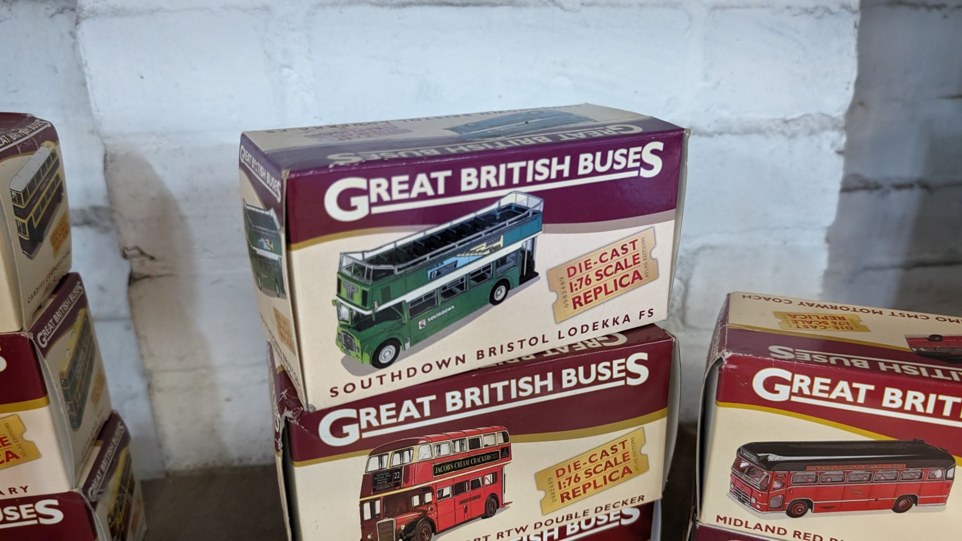 5 assorted Great British Buses die-cast replica buses, 1:76 scale - Image 3 of 9