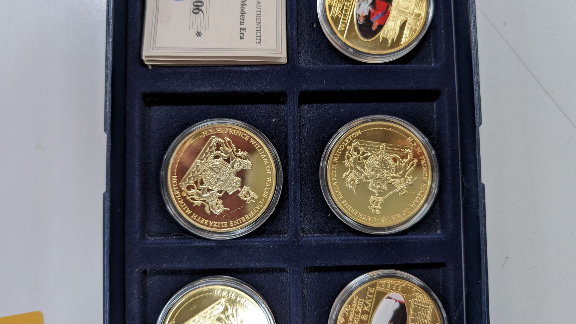 5 off assorted decorative coins as pictured including presentation box - Image 9 of 11