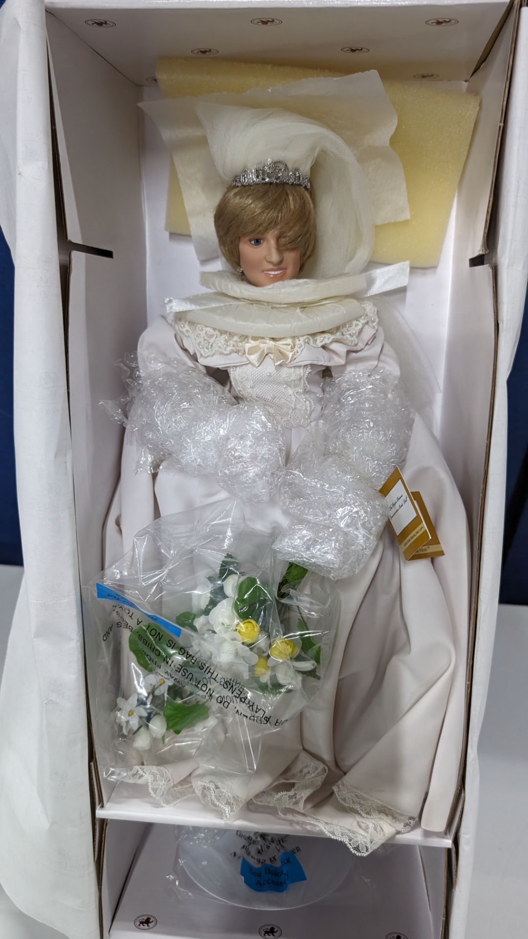 Ashton-Drake Galleries The People's Princess commemorative bride doll - Princess Diana - Image 4 of 10