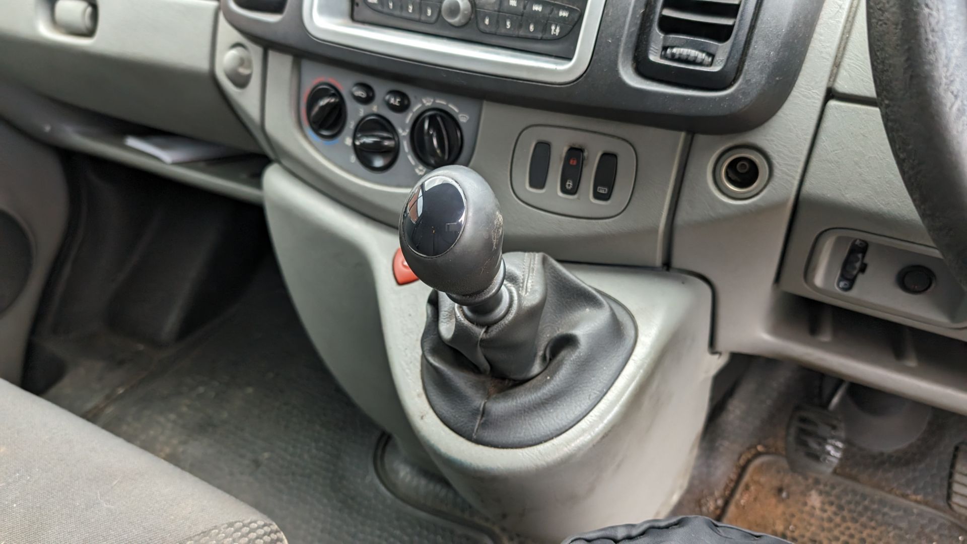 DV12 EHP Vauxhall Vivaro 2700 Sportive CDTi panel van with side windows, 6 speed manual gearbox, 199 - Image 37 of 38