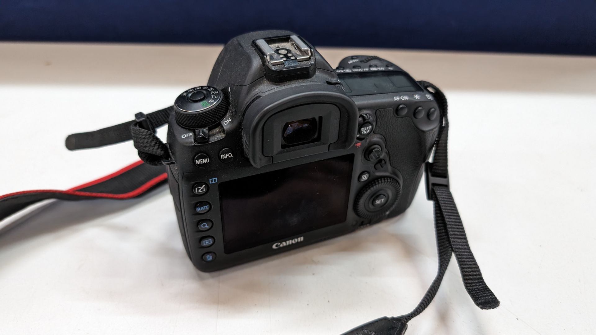 Canon EOS 5D Mark IV SLR camera including strap & battery - Bild 6 aus 16