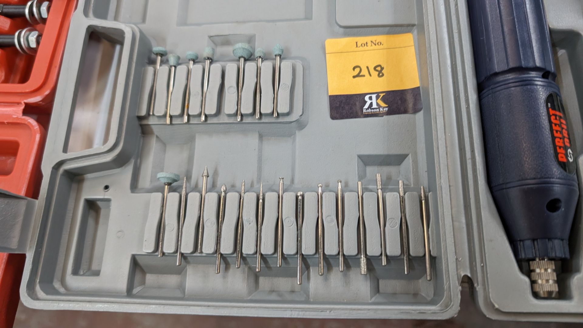 3 assorted boxed tools, consisting of multi-tool abrasive device with wide variety of interchangeabl - Image 7 of 12