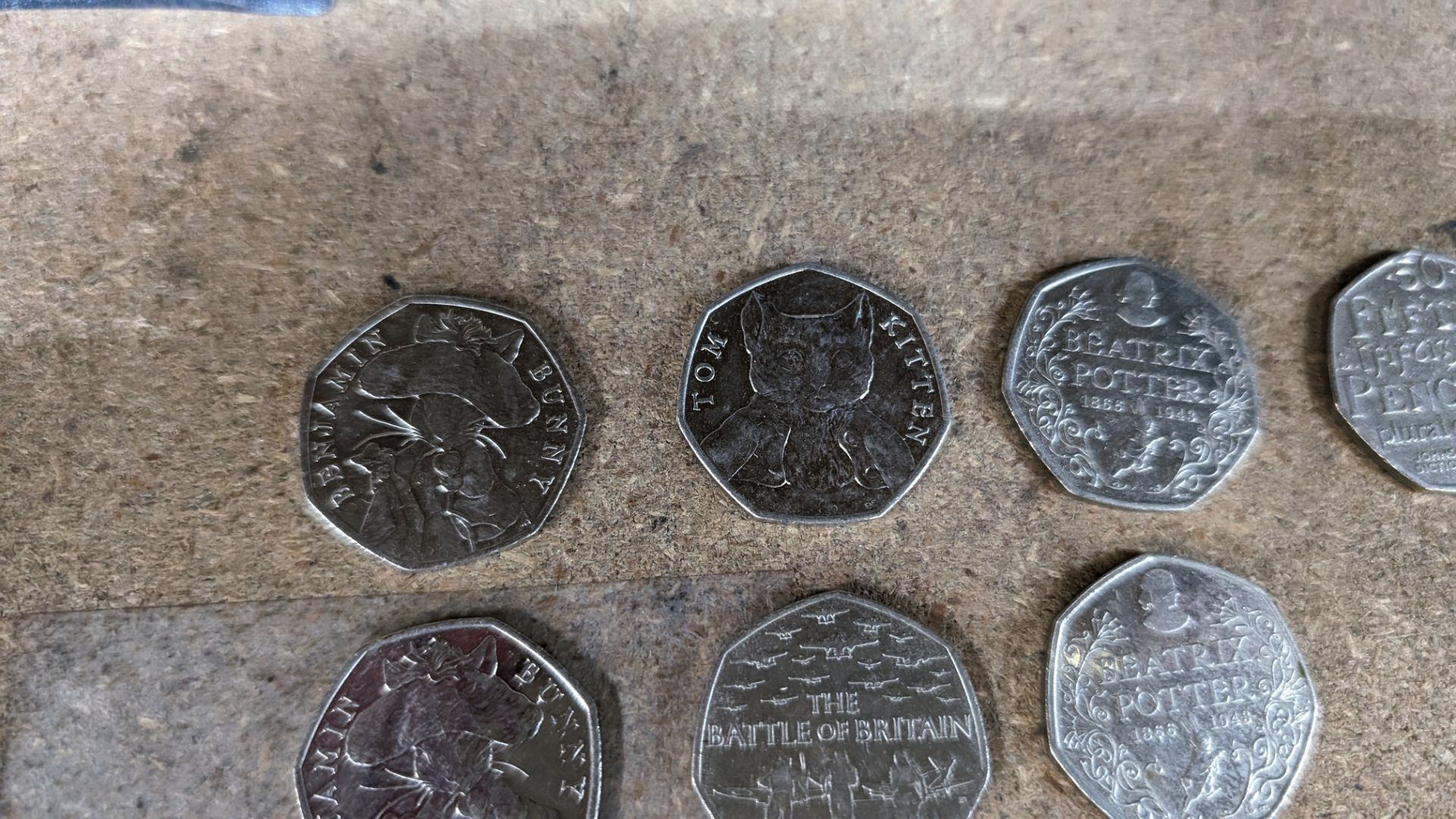 13 assorted 50p & other limited edition coins - Image 5 of 9
