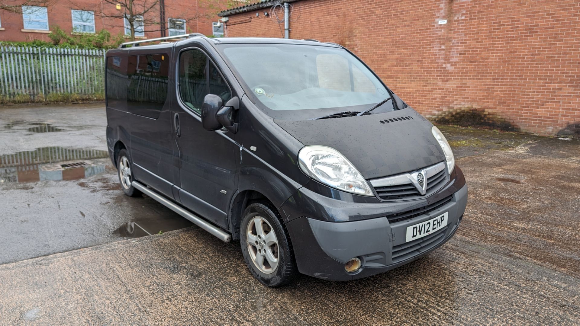 DV12 EHP Vauxhall Vivaro 2700 Sportive CDTi panel van with side windows, 6 speed manual gearbox, 199