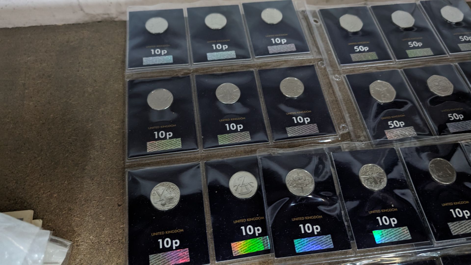Quantity of 2019 Change Checker commemorative coins in 5 sheets, comprising 44 coins in total - Bild 7 aus 14
