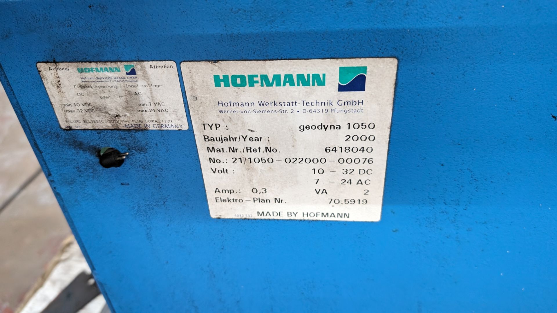 Hofmann Geodyna 1050 wheel balancer plus quantity of balancing consumables. NB incomplete - Image 11 of 15