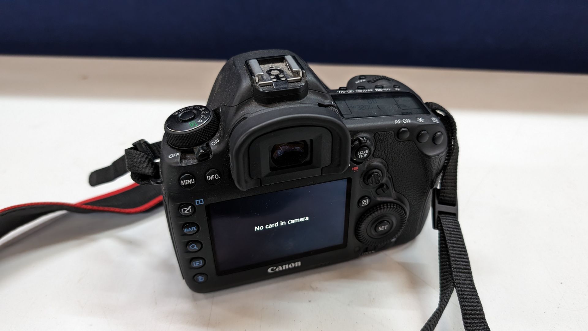 Canon EOS 5D Mark IV SLR camera including strap & battery - Bild 8 aus 16