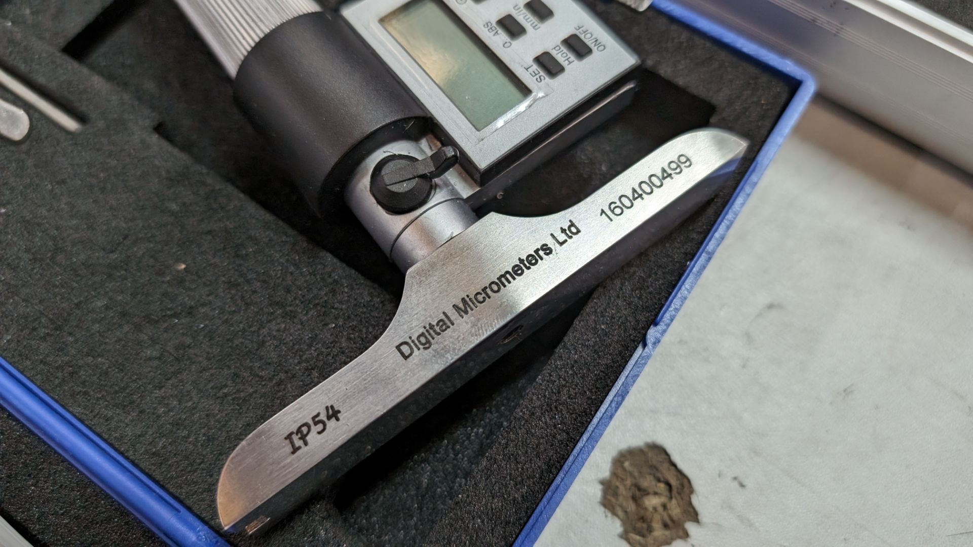 Digital/electronic micrometer in case - Image 3 of 12