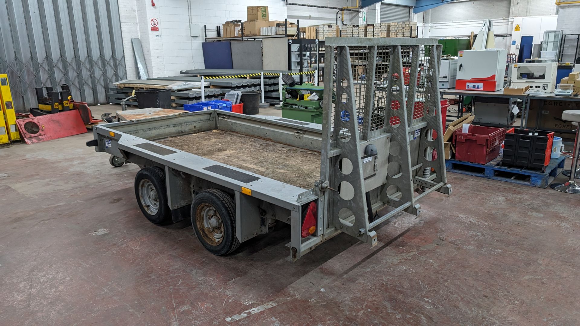 Ifor Williams twin axle plant trailer with fold down ramp to the rear (3500kg capacity), trailer typ - Image 4 of 18
