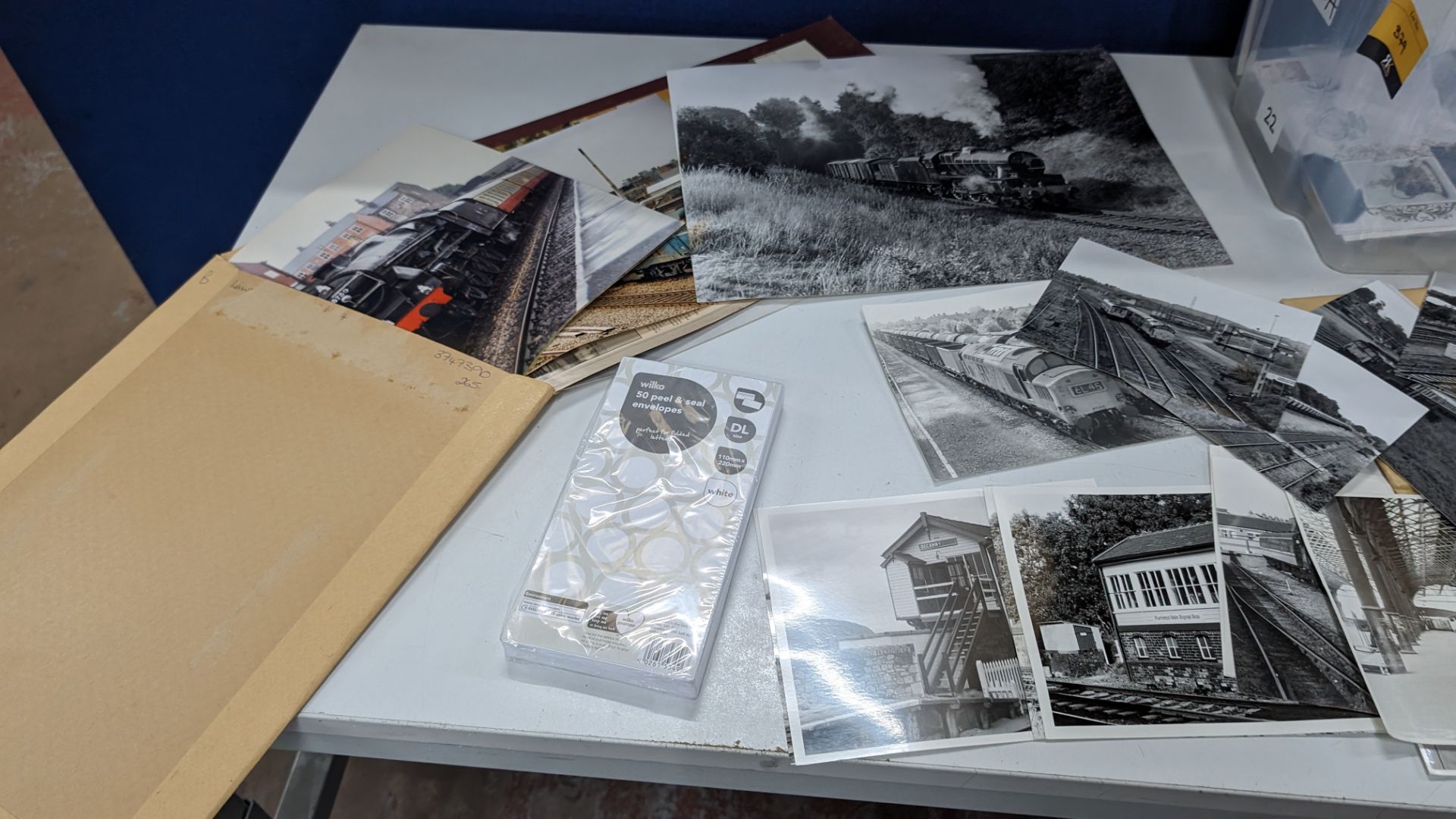 The contents of a crate of vintage photographs - Image 3 of 15