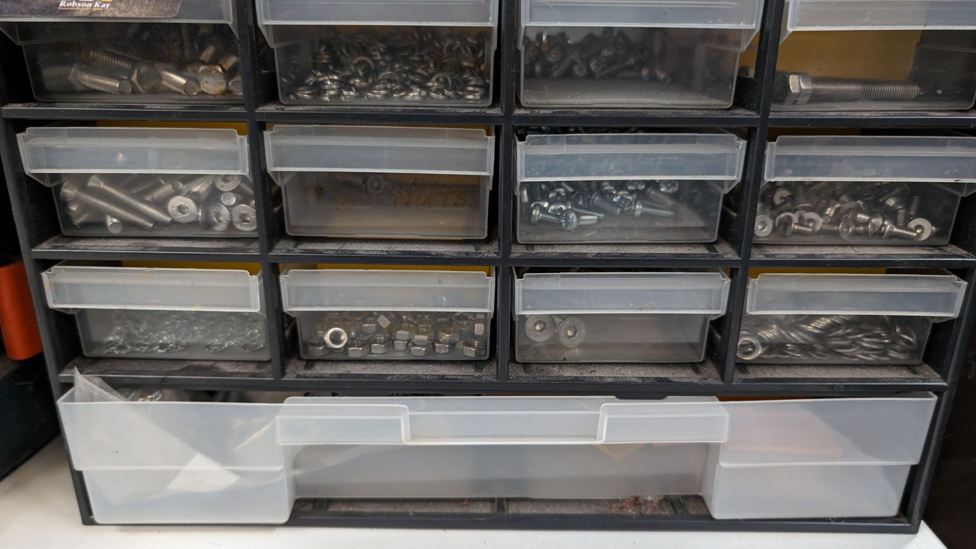 Quantity of fixings comprising 5 crates/cases & their contents - Bild 6 aus 16