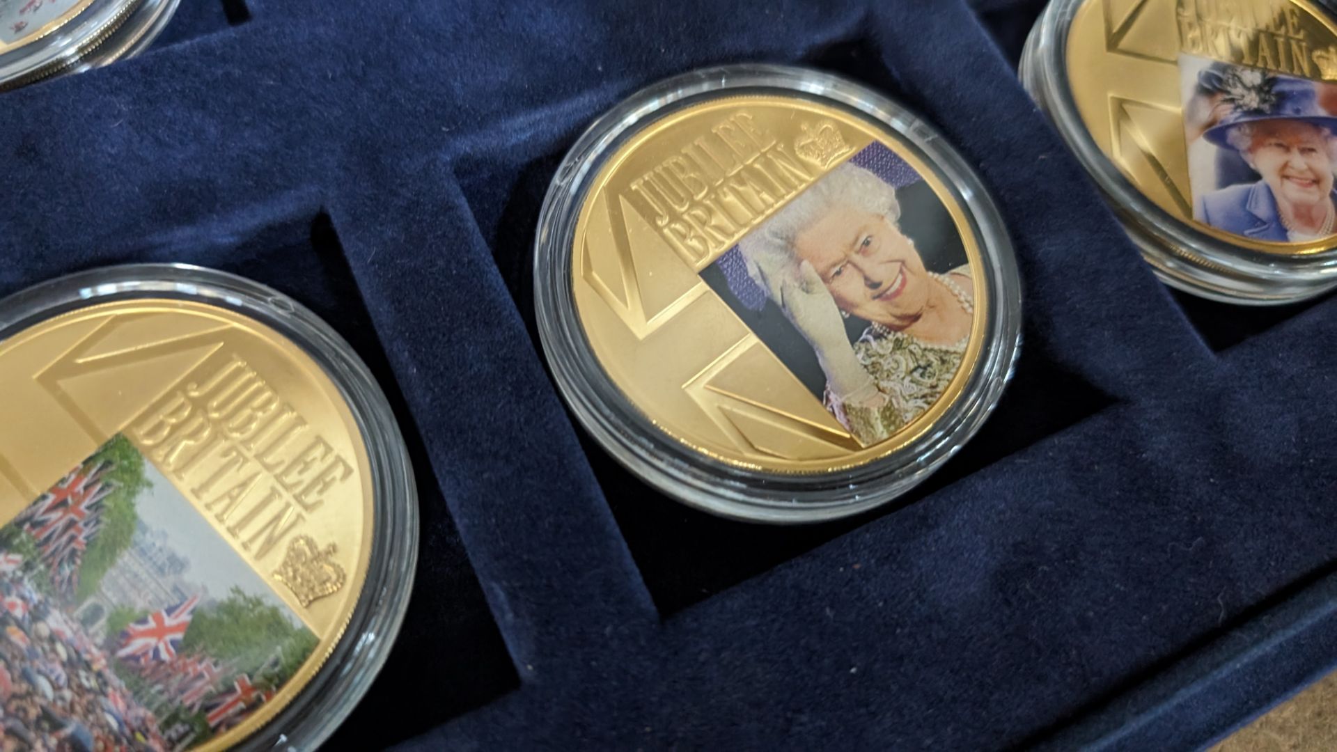 Diamond Jubilee set of 6 decorative coins including presentation case - Image 4 of 12