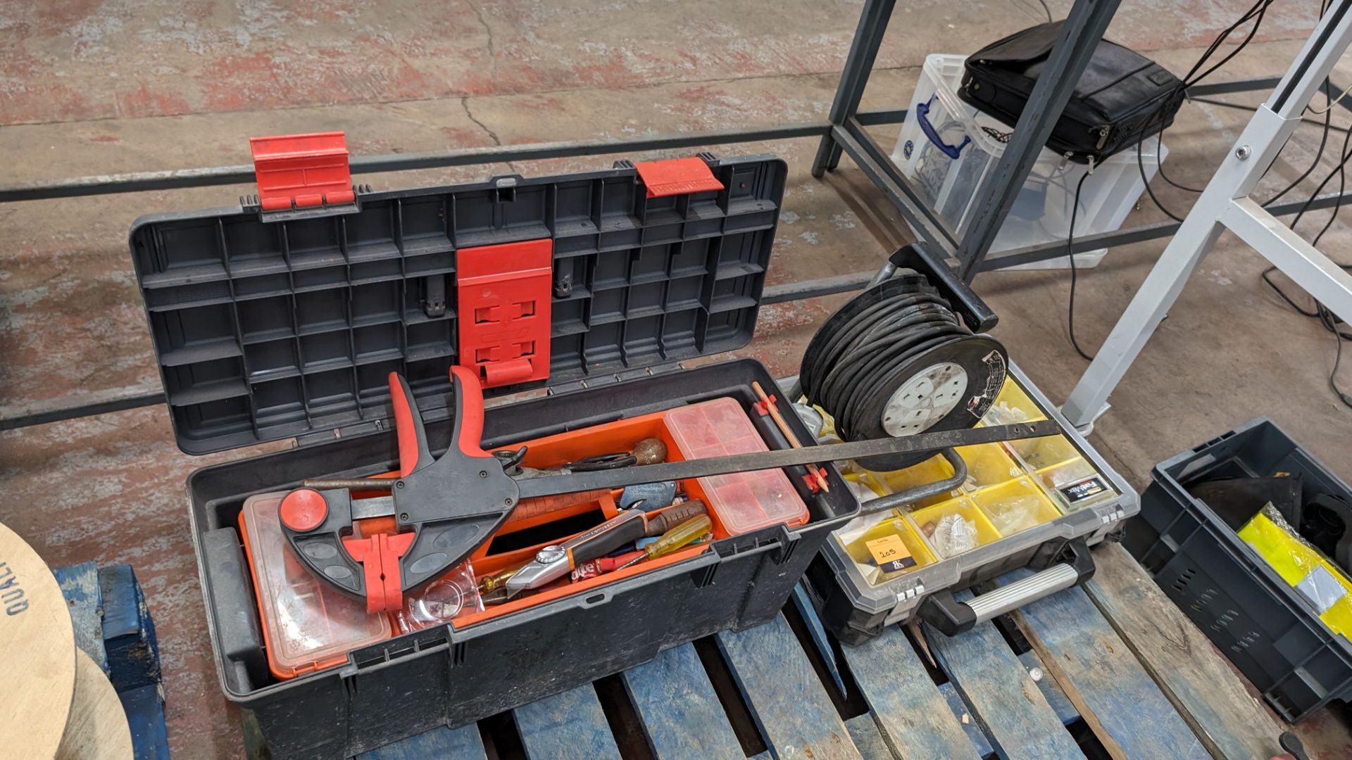 Quantity of tools & fixings comprising Stanley Fatmax case & contents, rectangular tool box & conten - Bild 9 aus 9