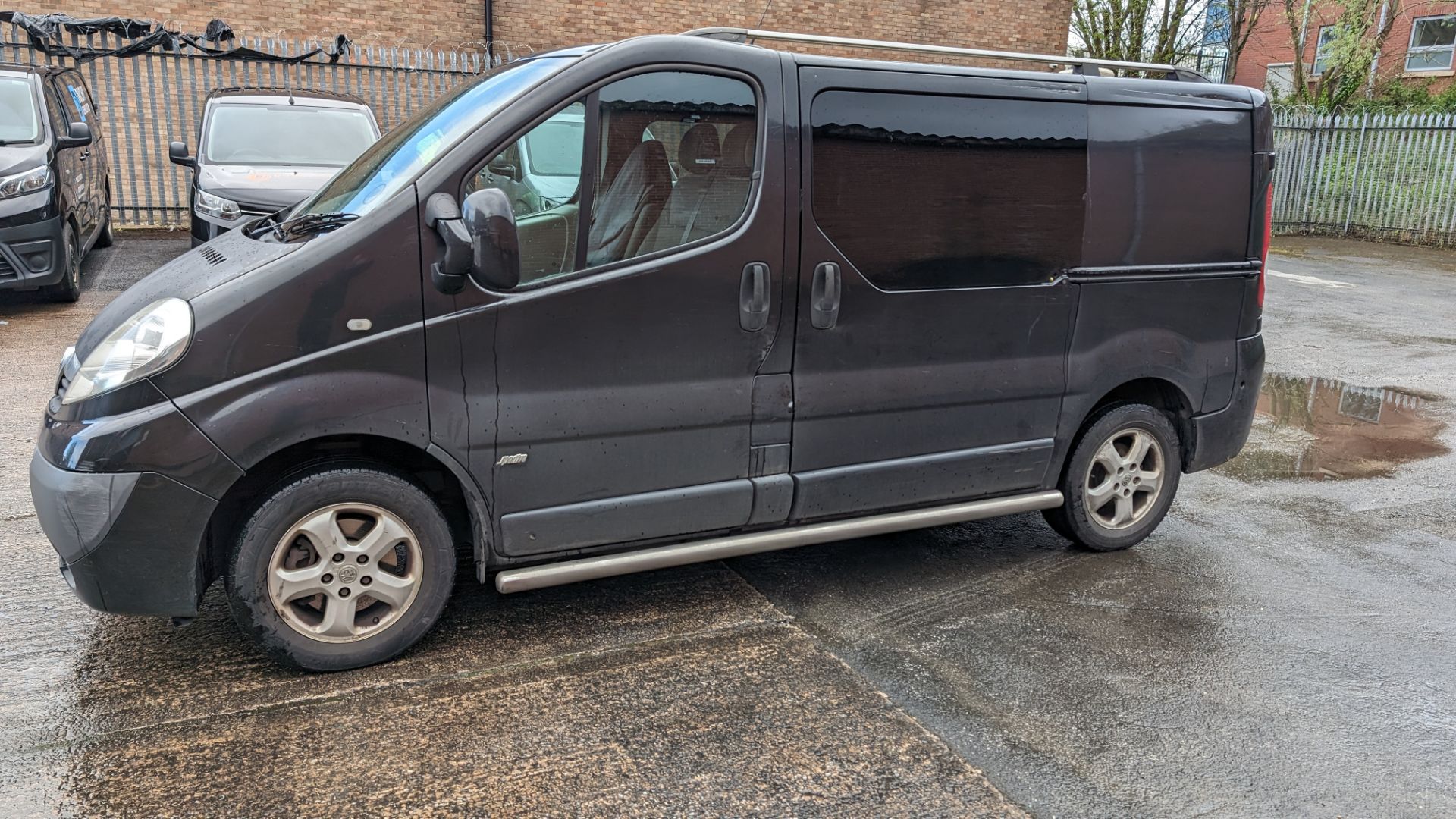 DV12 EHP Vauxhall Vivaro 2700 Sportive CDTi panel van with side windows, 6 speed manual gearbox, 199 - Image 5 of 38