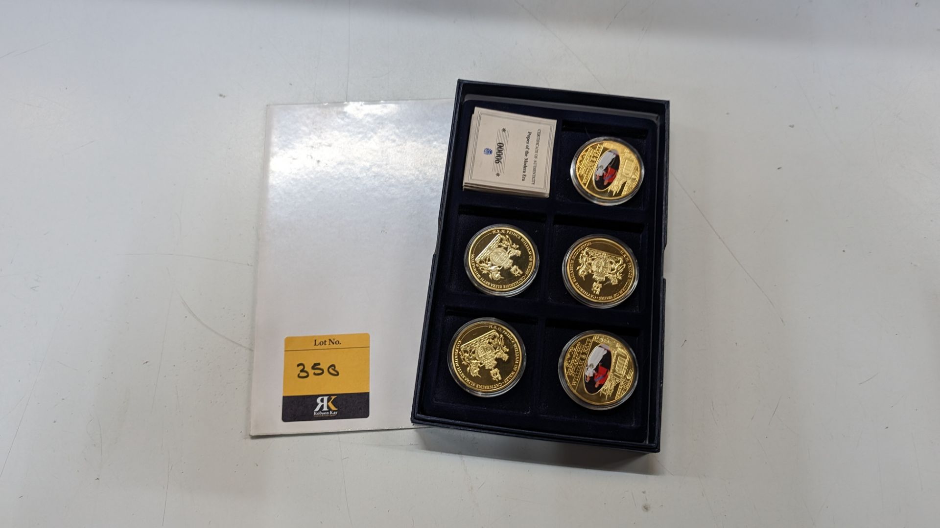5 off assorted decorative coins as pictured including presentation box - Image 11 of 11