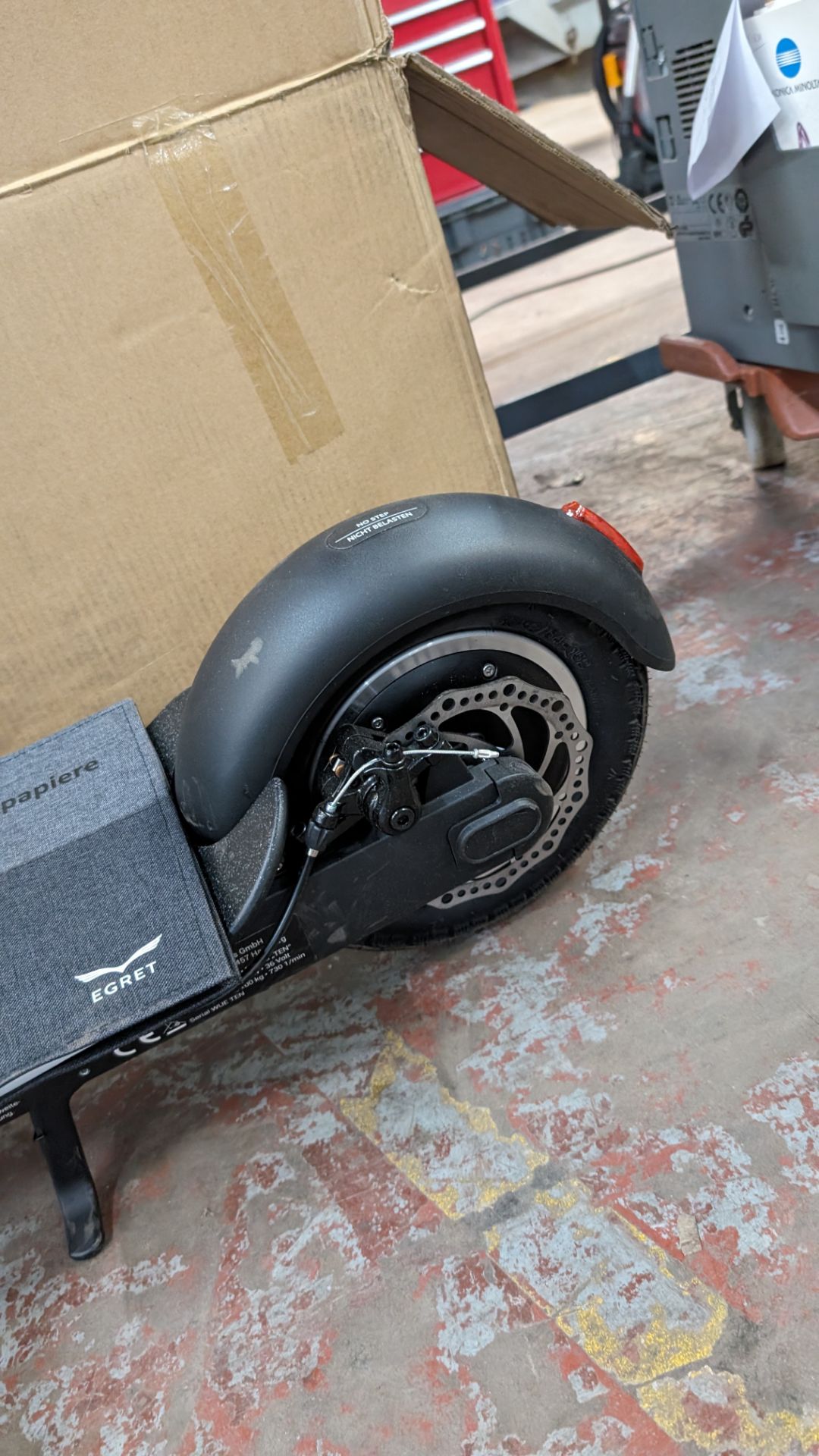 Egret TEN V3 36V electric scooter - this item appears to be new & unused - the box was sealed until - Image 17 of 20