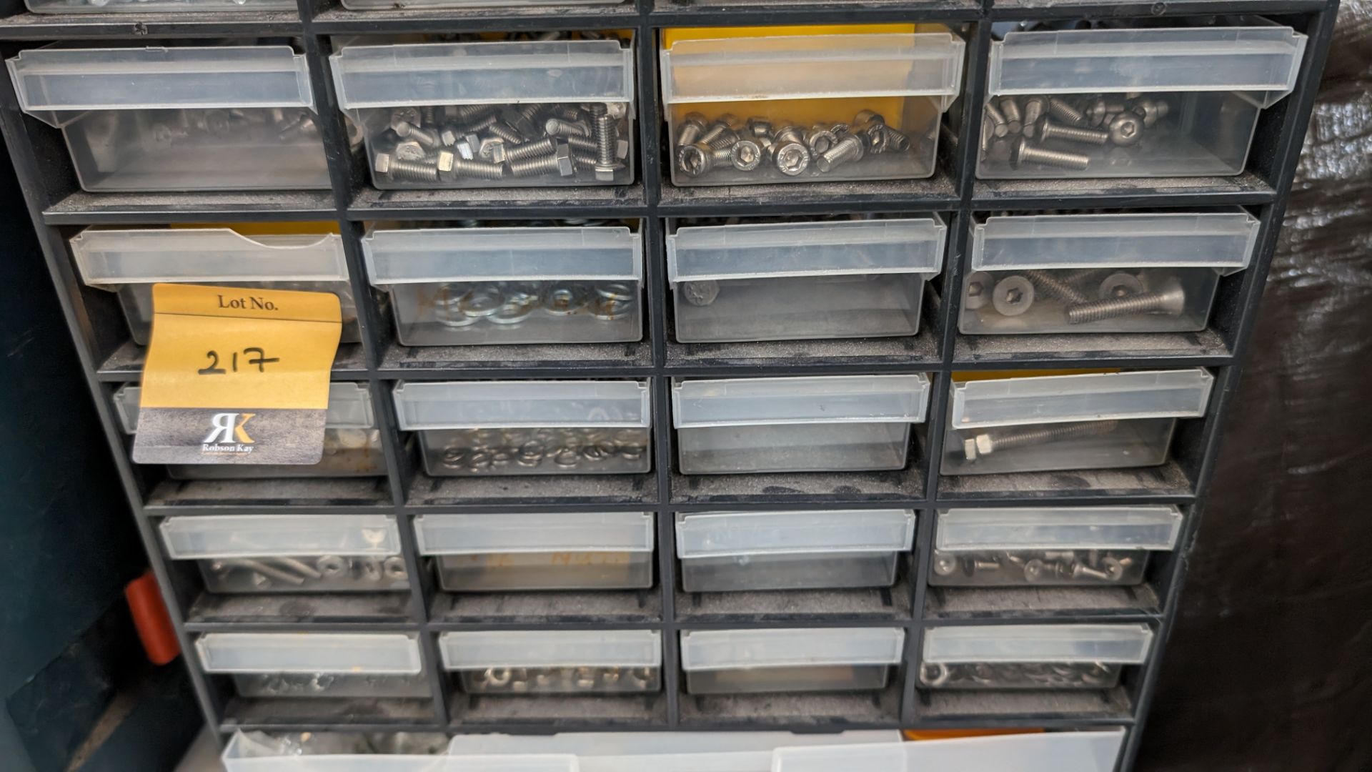 Quantity of fixings comprising 5 crates/cases & their contents - Bild 5 aus 16