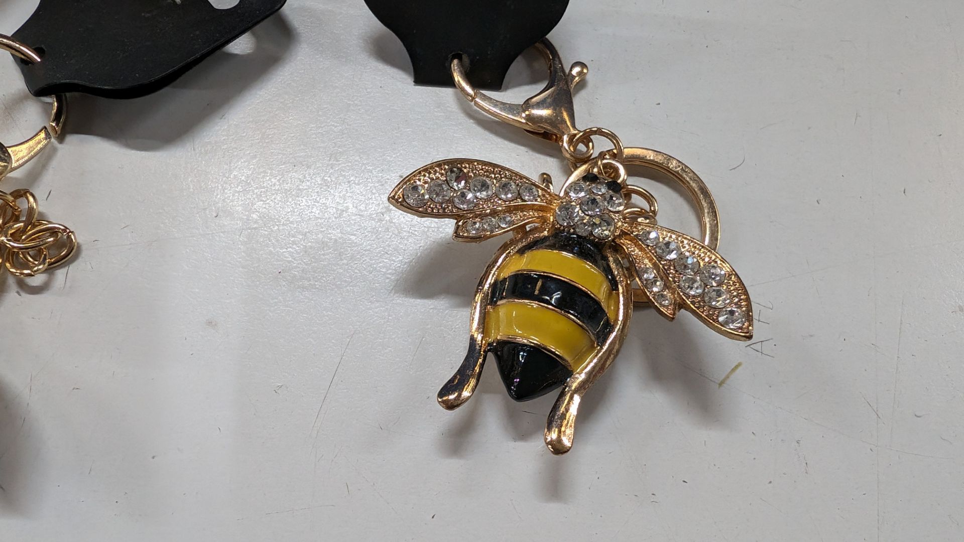 4 off highly decorative bee keyrings - Image 5 of 6