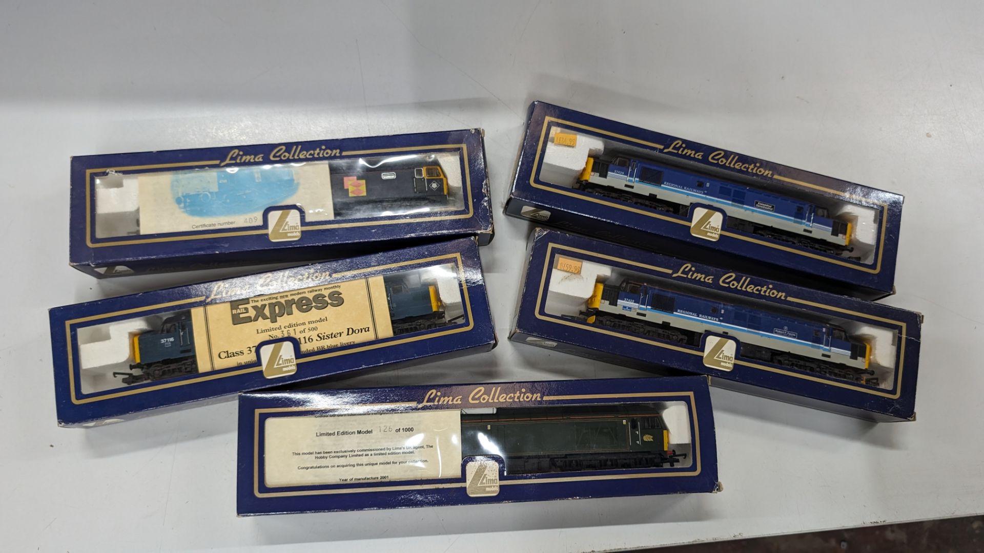 5 off Lima Collection 00 assorted model trains