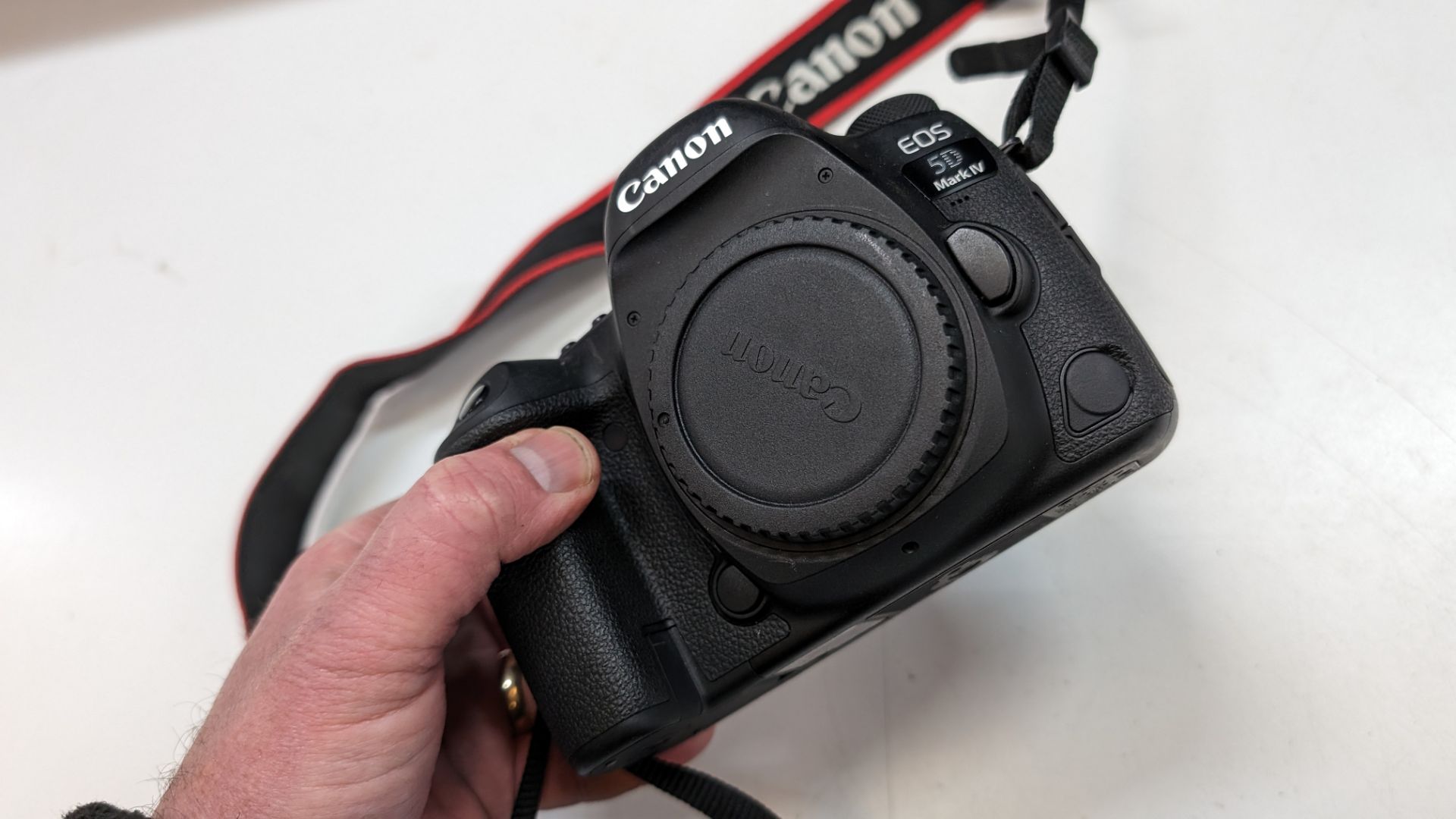 Canon EOS 5D Mark IV SLR camera including strap & battery - Bild 10 aus 16