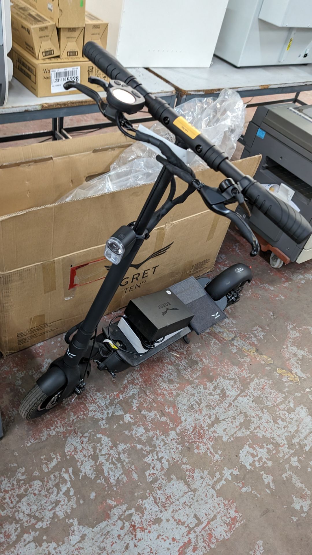Egret TEN V3 36V electric scooter - this item appears to be new & unused - the box was sealed until - Image 7 of 20