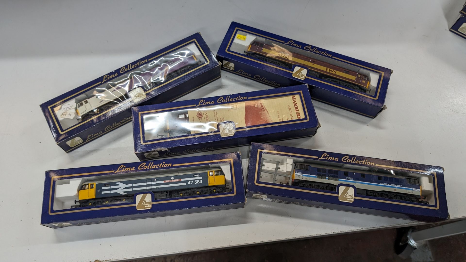 5 off Lima Collection 00 assorted model trains