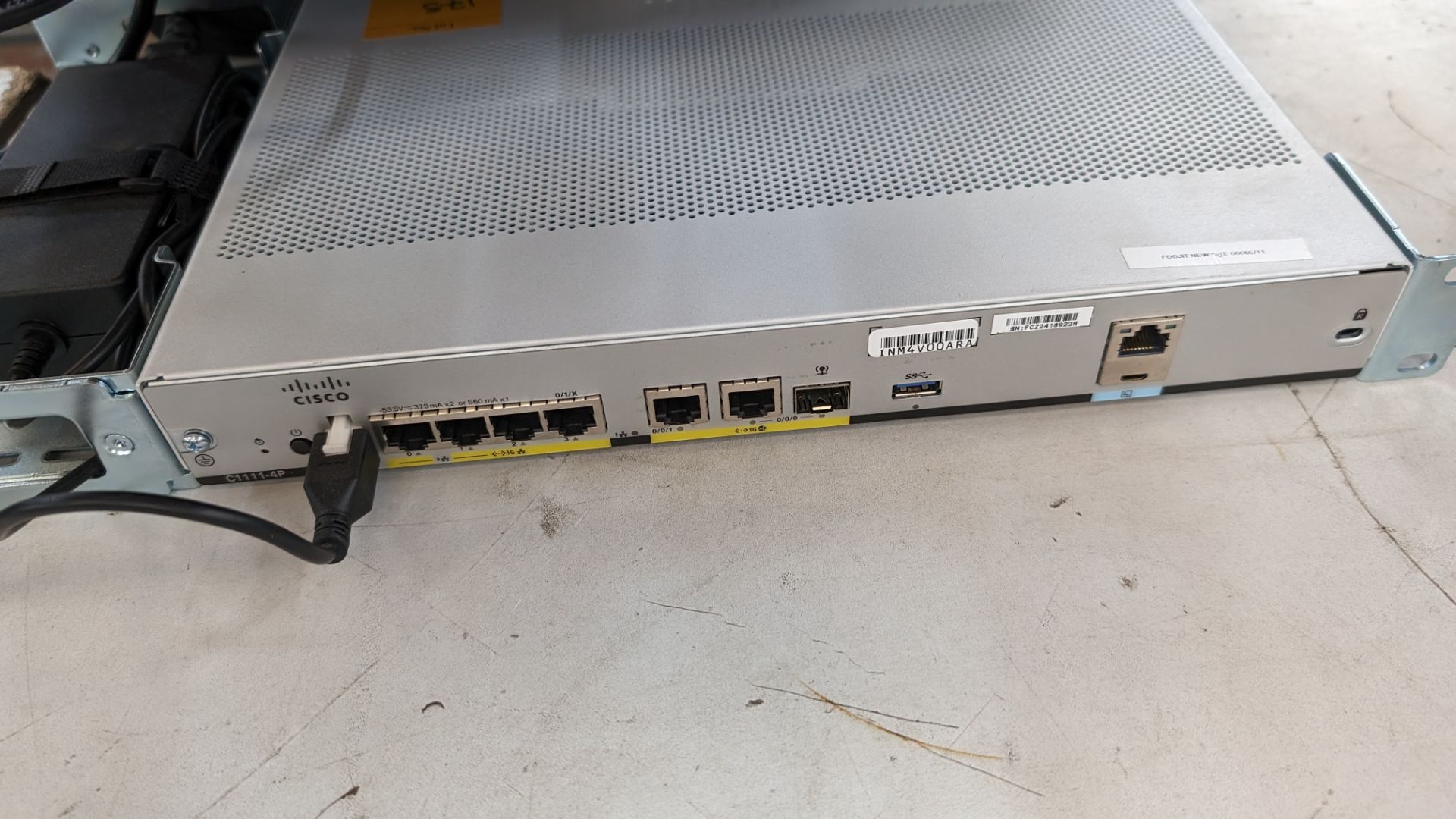 Pair of Cisco rack mountable integrated services routers model C1111-4P including power pack & model - Bild 8 aus 15