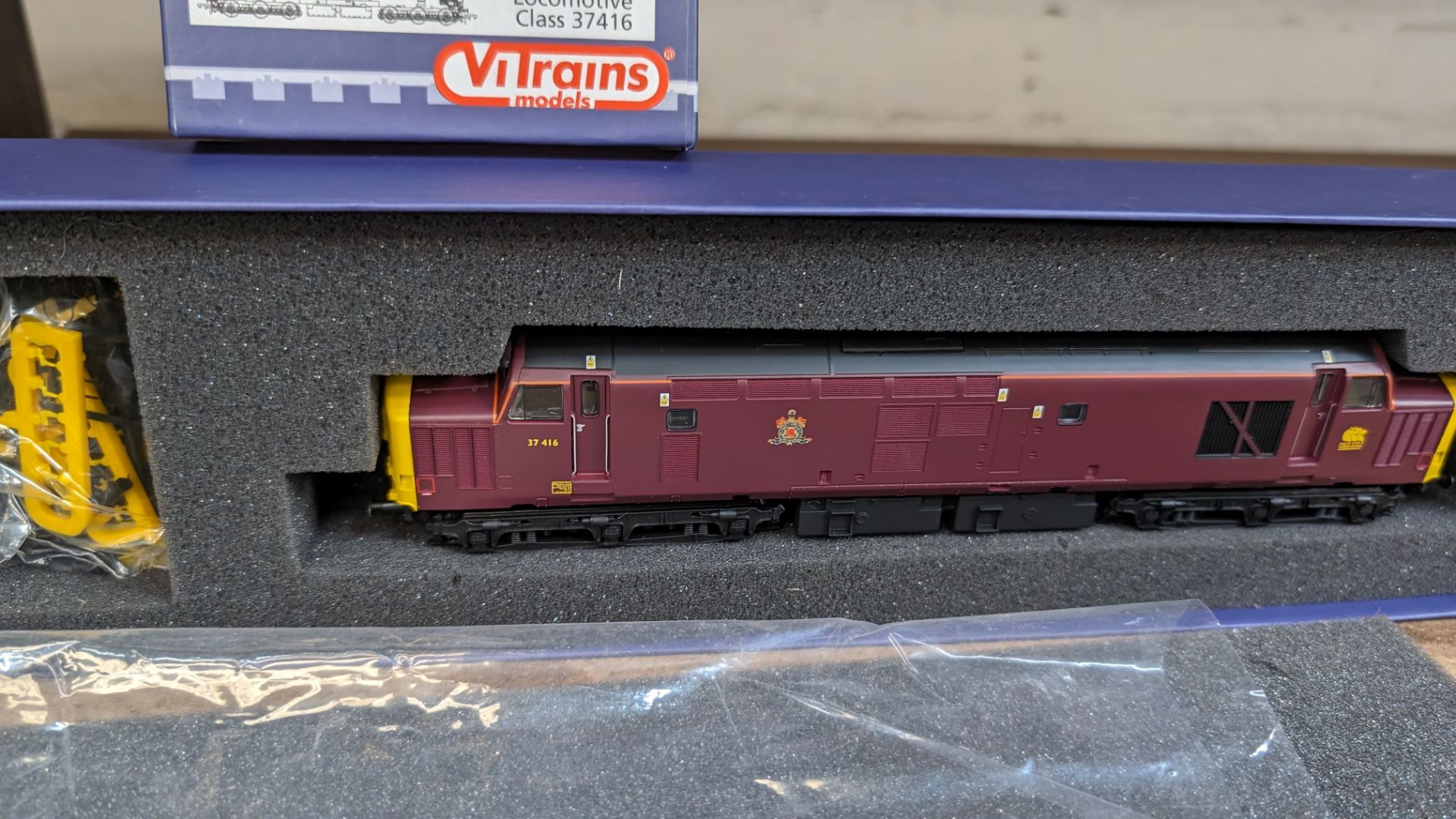 ViTrains Locomotive Class 37416 00 model train (2018) - Image 3 of 9