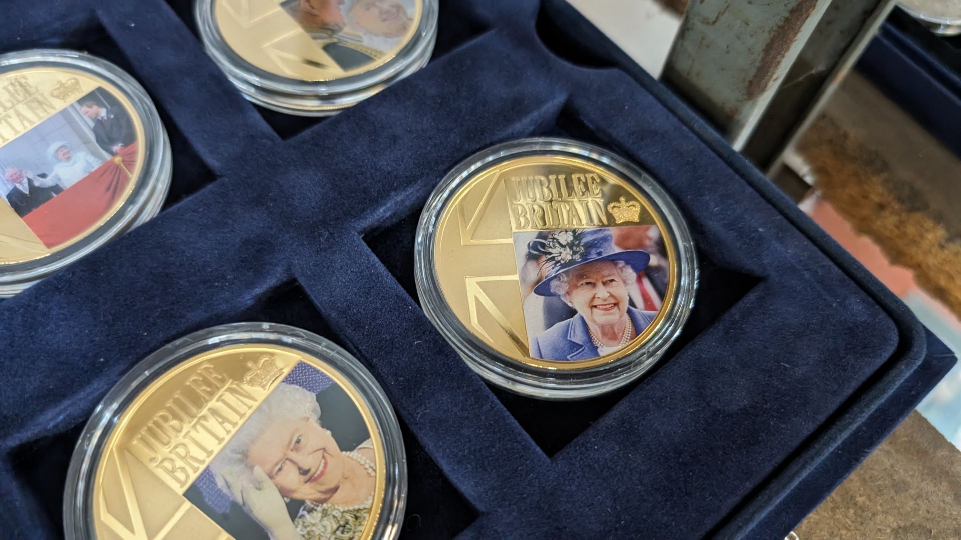 Diamond Jubilee set of 6 decorative coins including presentation case - Image 5 of 12