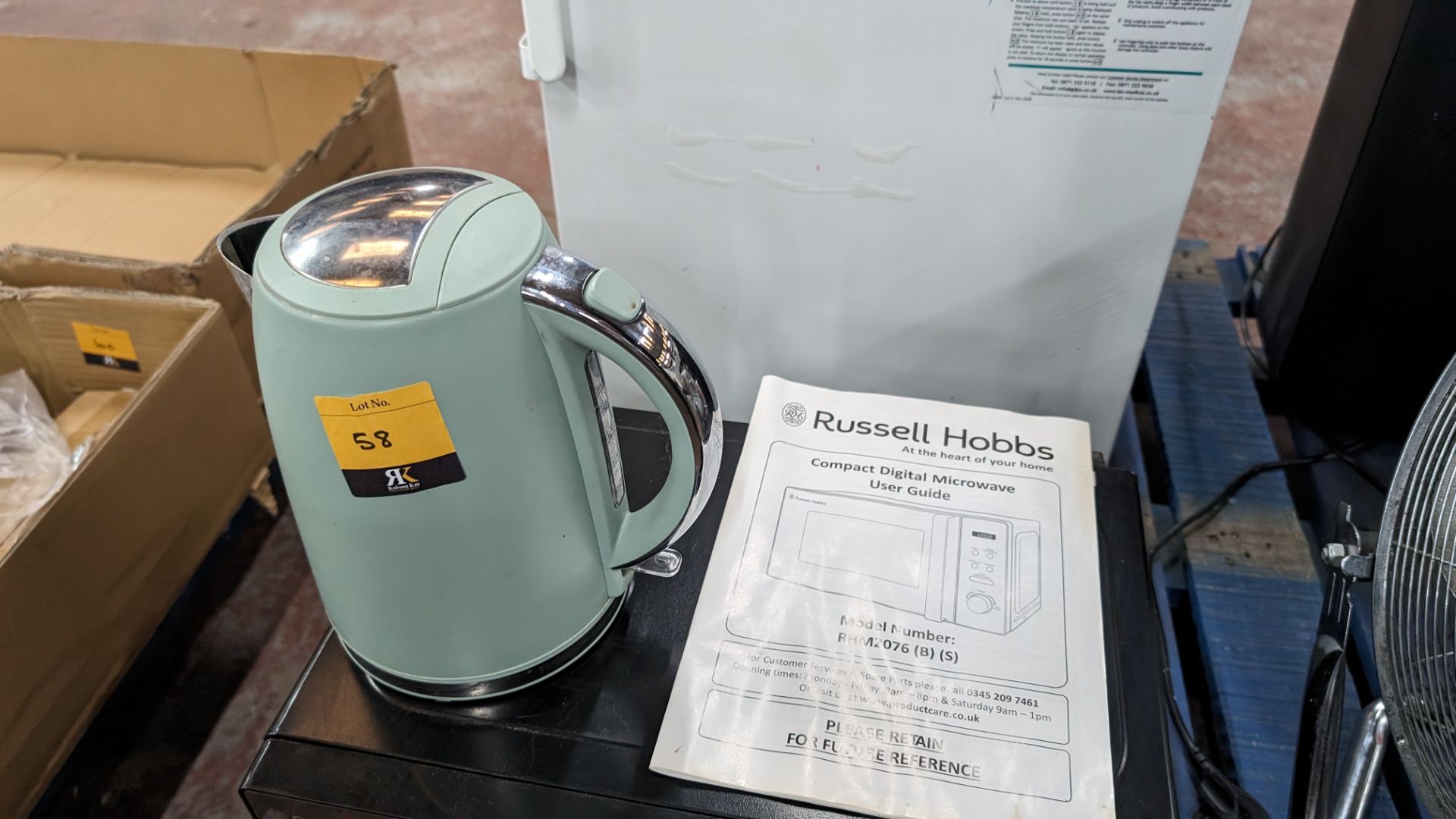 Russell Hobbs microwave & George Home cordless kettle - Image 3 of 9